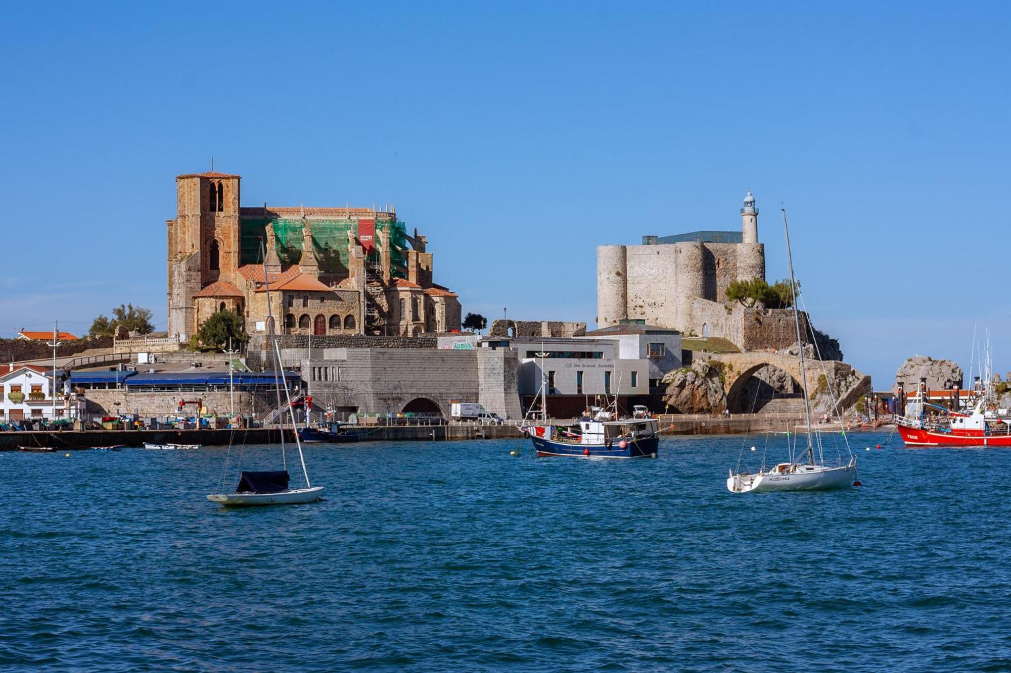 Sea Views In The Heart Of The Old Town Leilighet Castro Urdiales Eksteriør bilde